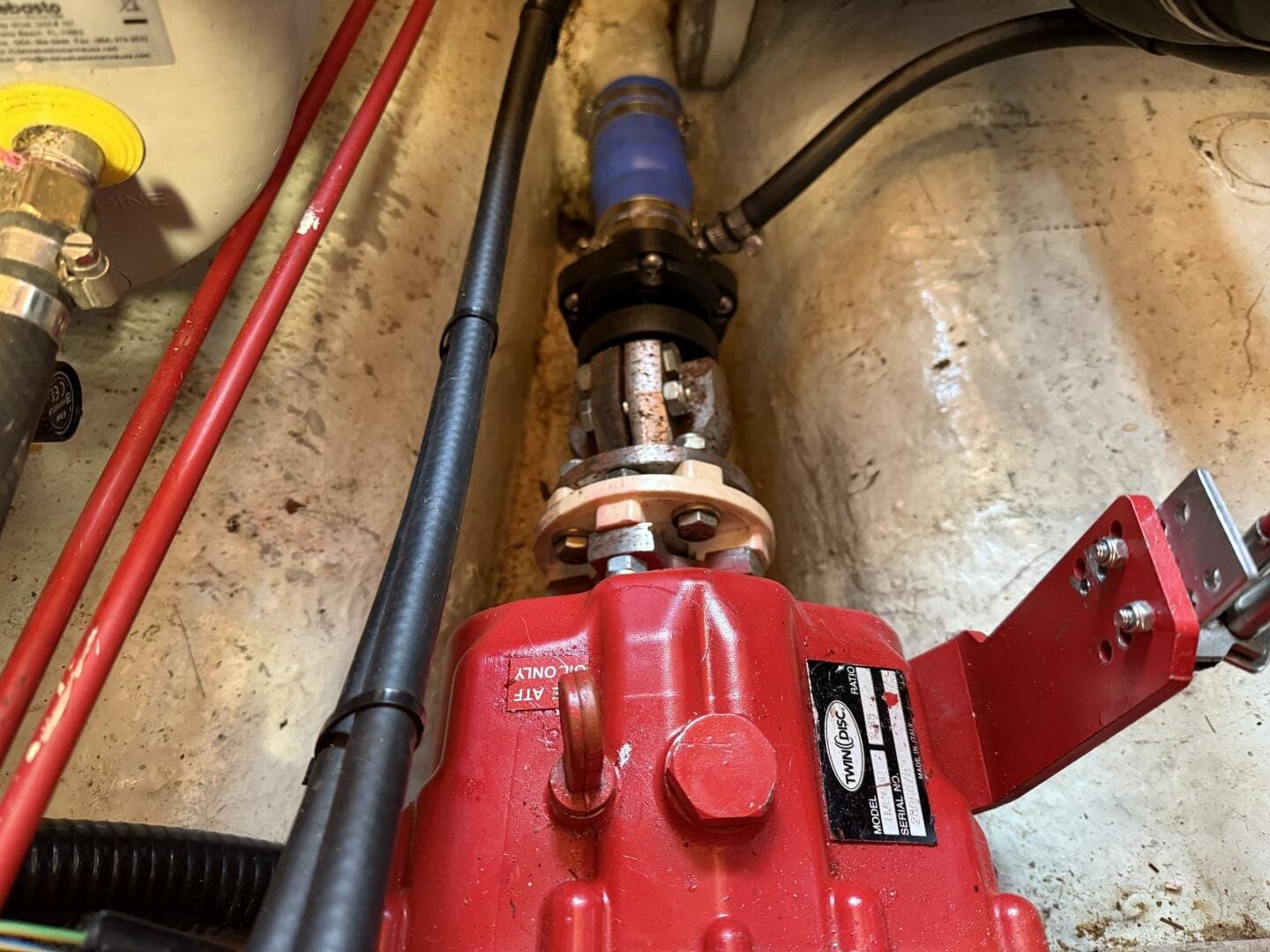 1981 Truant 37 Raised Pilothouse