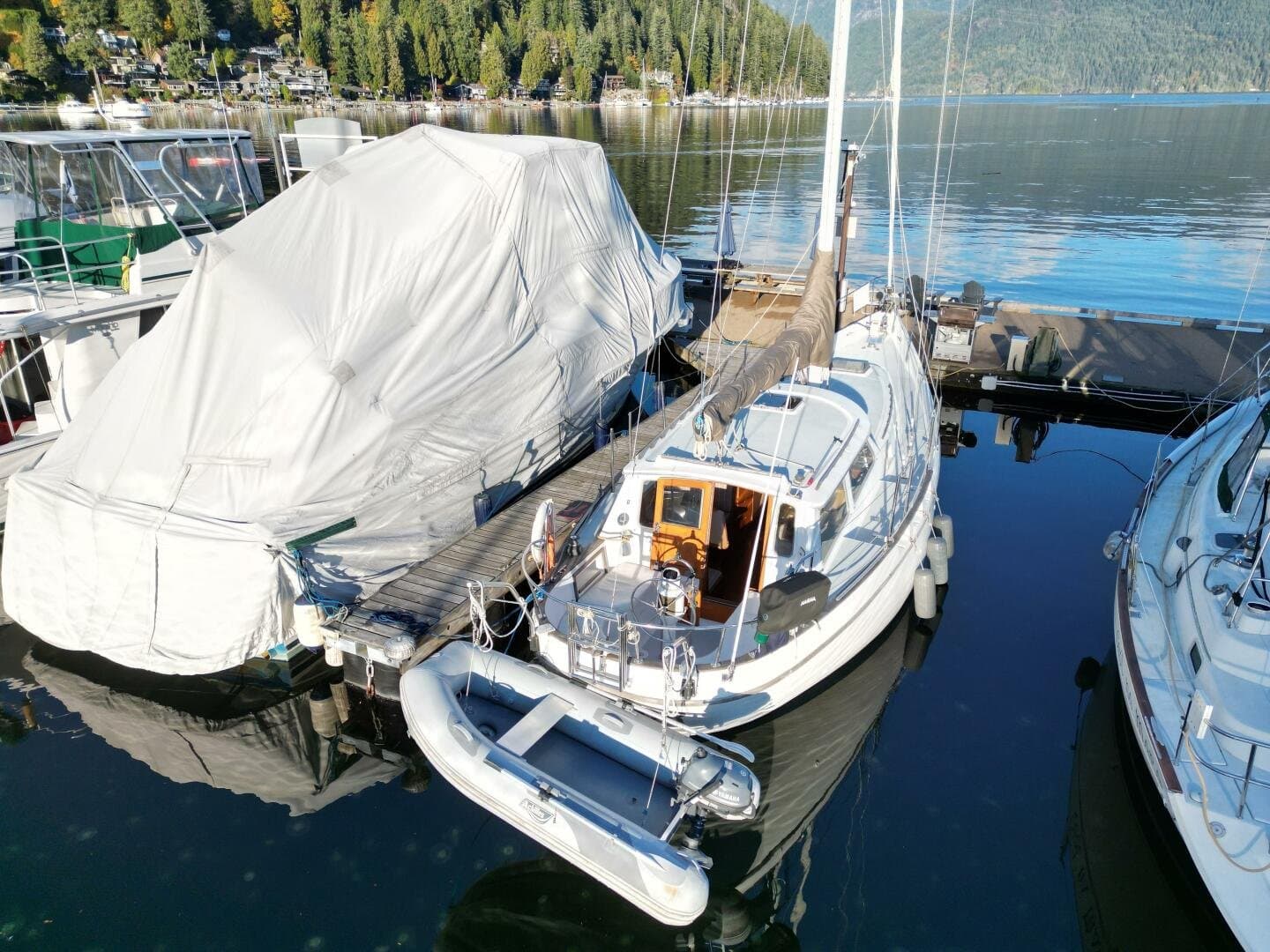 1981 Truant 37 Raised Pilothouse