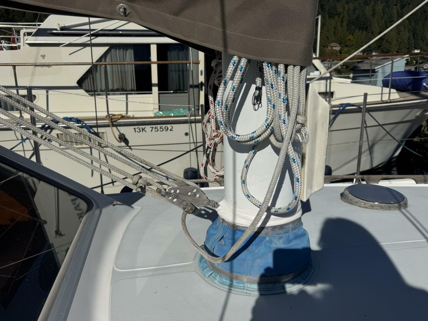 1981 Truant 37 Raised Pilothouse