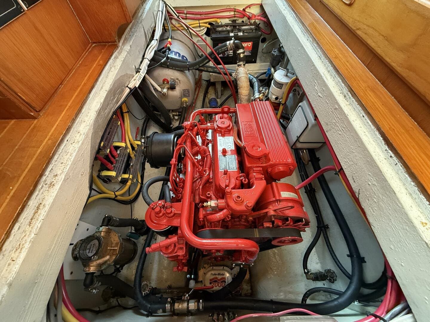 1981 Truant 37 Raised Pilothouse