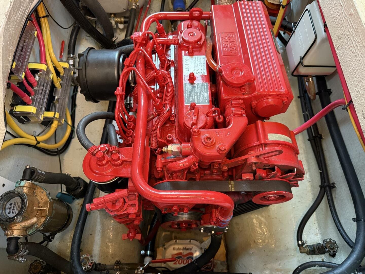 1981 Truant 37 Raised Pilothouse