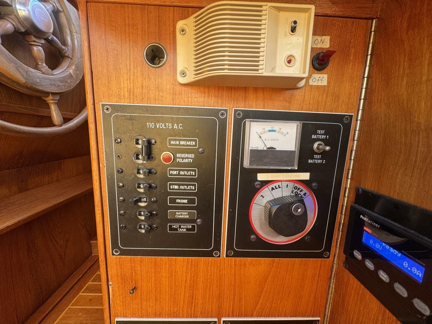 1981 Truant 37 Raised Pilothouse