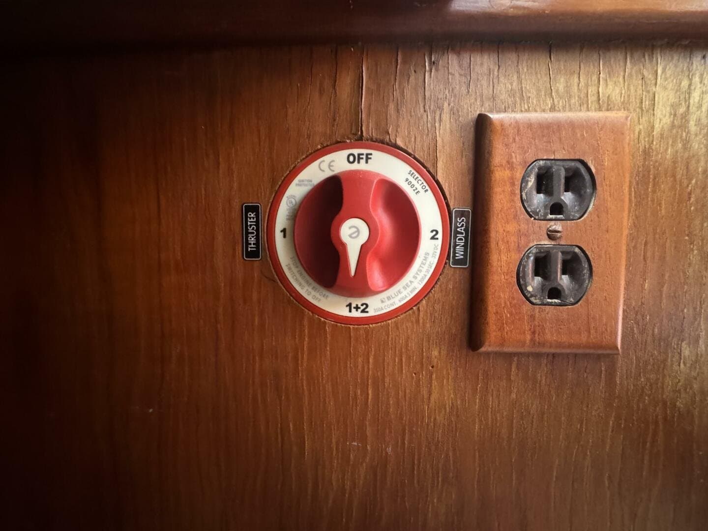 1981 Truant 37 Raised Pilothouse