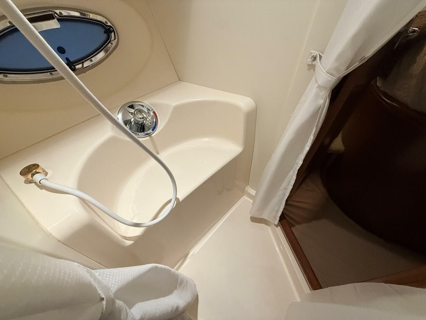 2006 Silverton 38 Sport Bridge