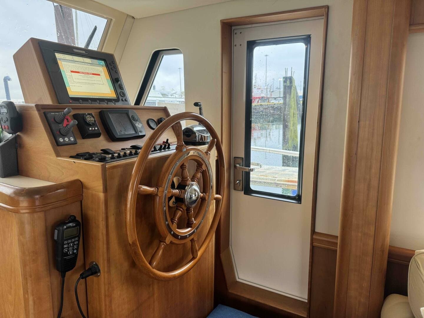 2006 Mainship 34 Trawler