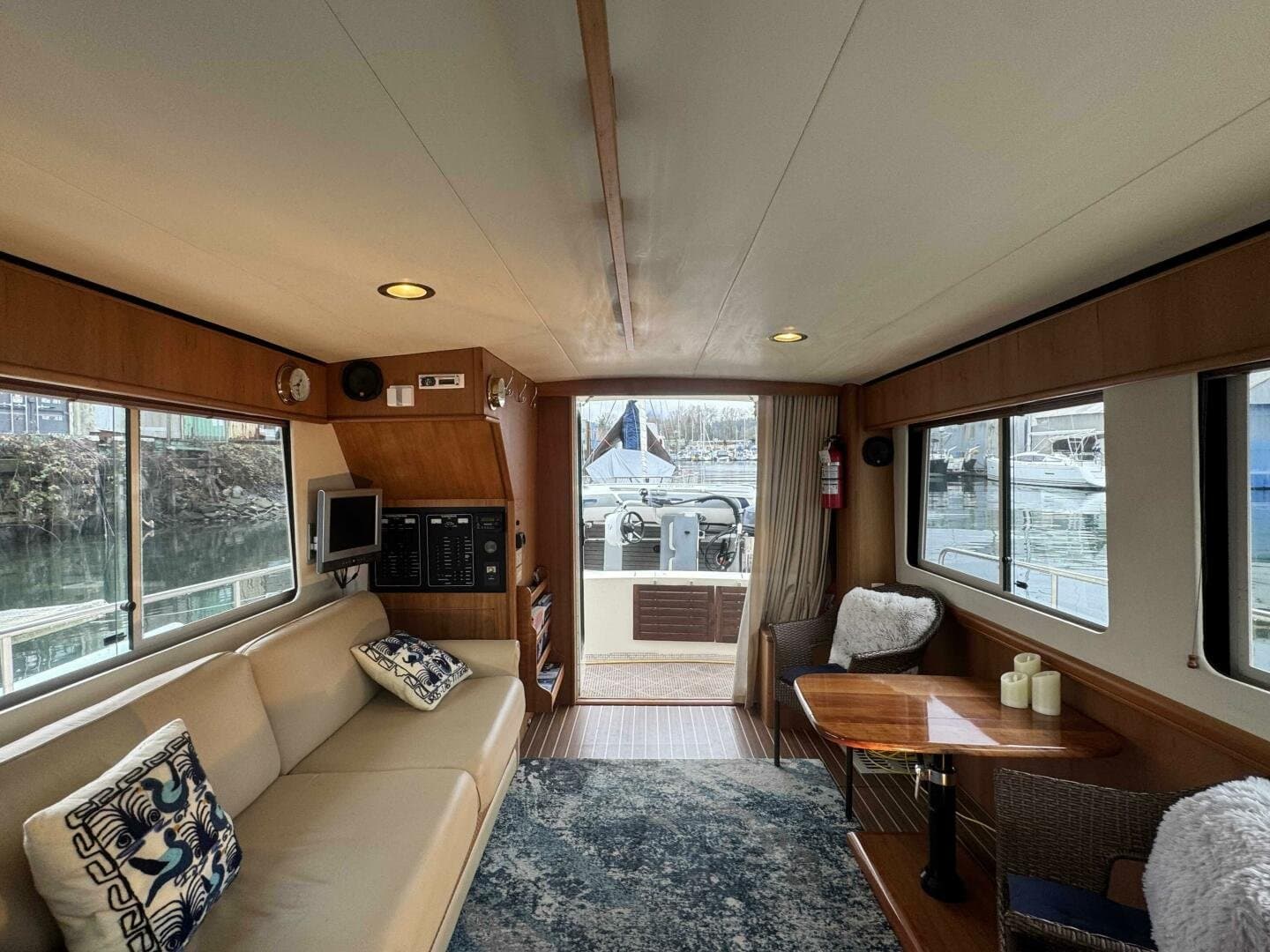 2006 Mainship 34 Trawler