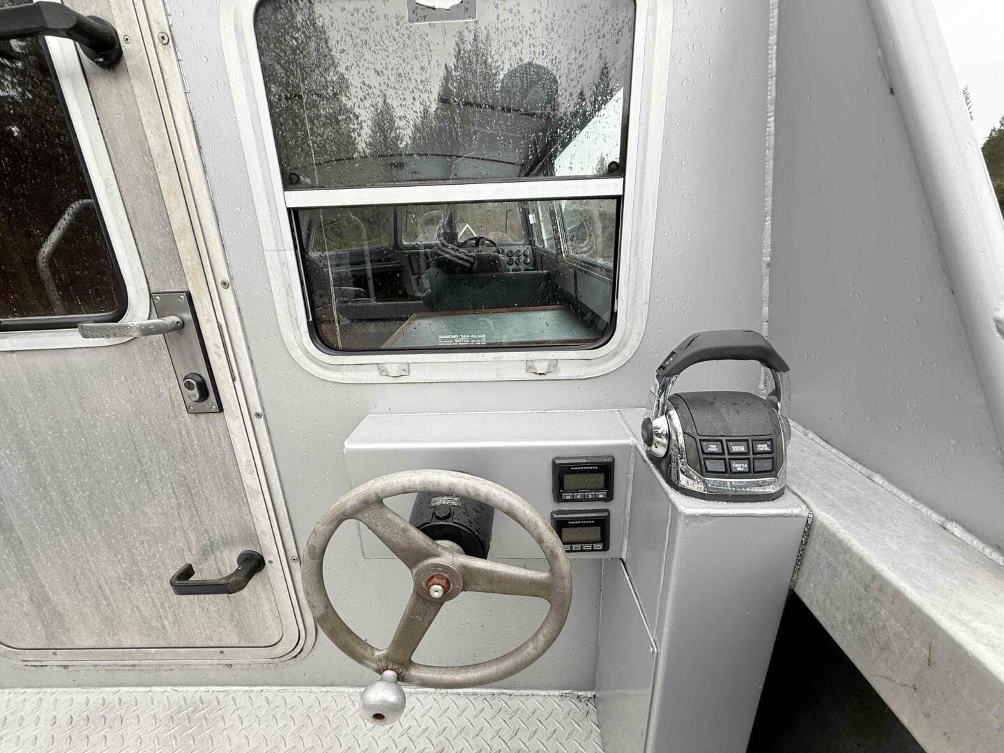 1998 Coastal Craft CC25V22