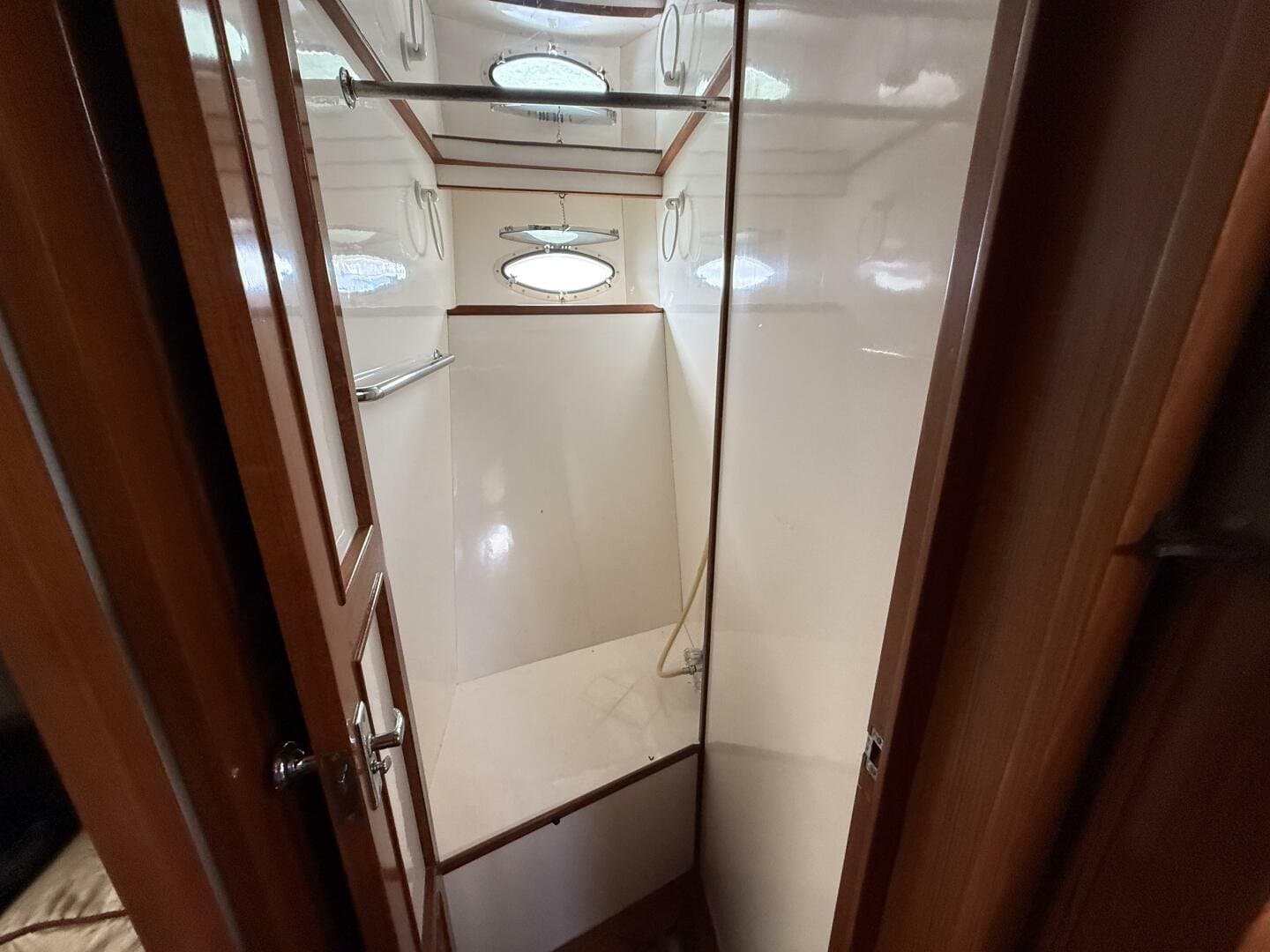 1989 Jefferson 52 Victory Yacht