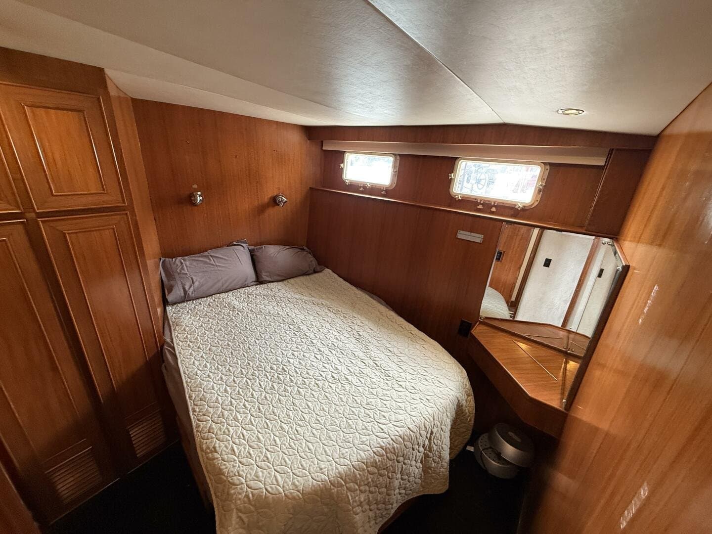 1989 Jefferson 52 Victory Yacht