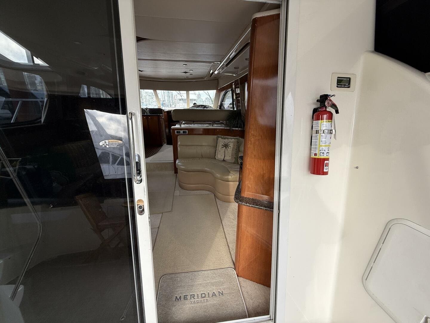 2006 Meridian 411 Sedan Bridge