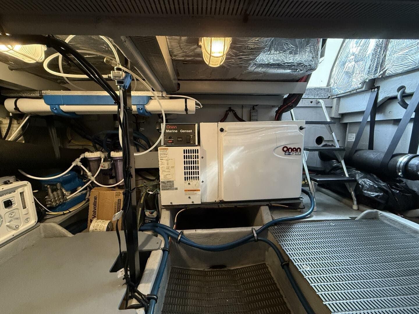 2006 Meridian 411 Sedan Bridge