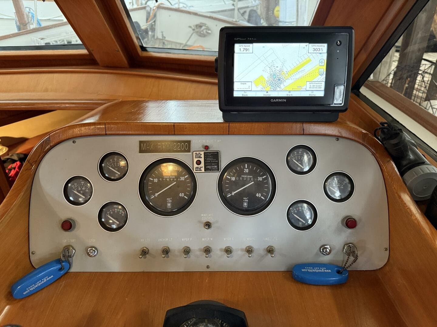 1988 Ocean Alexander 40 Tri Cabin