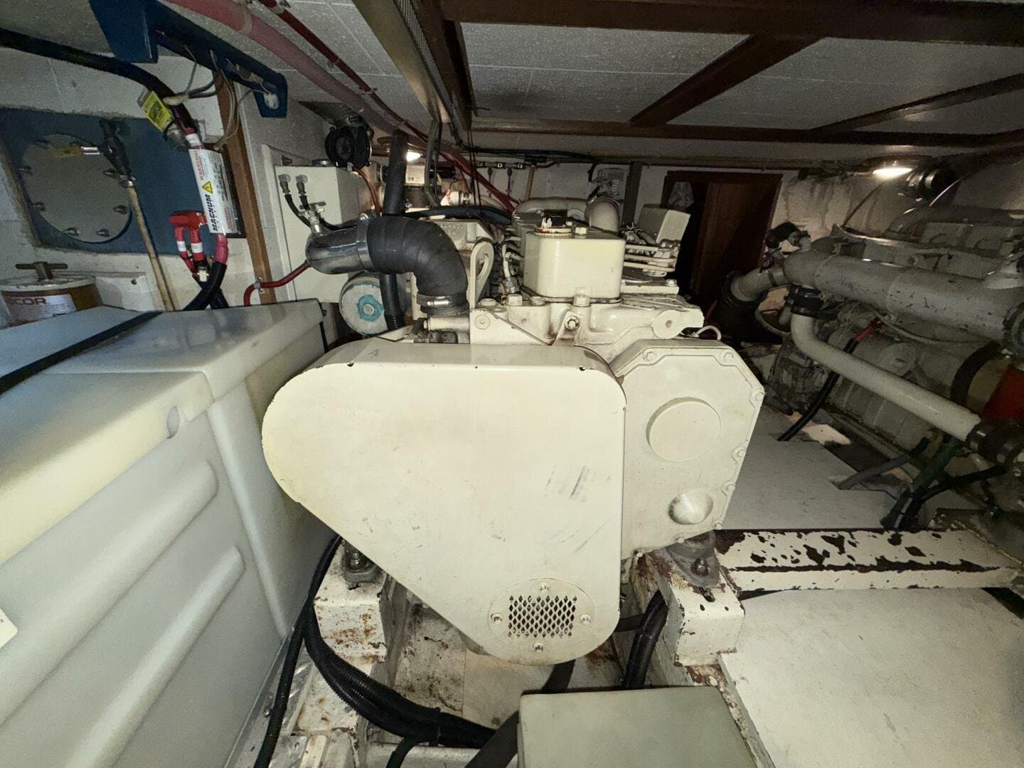 1988 Ocean Alexander 40 Tri Cabin