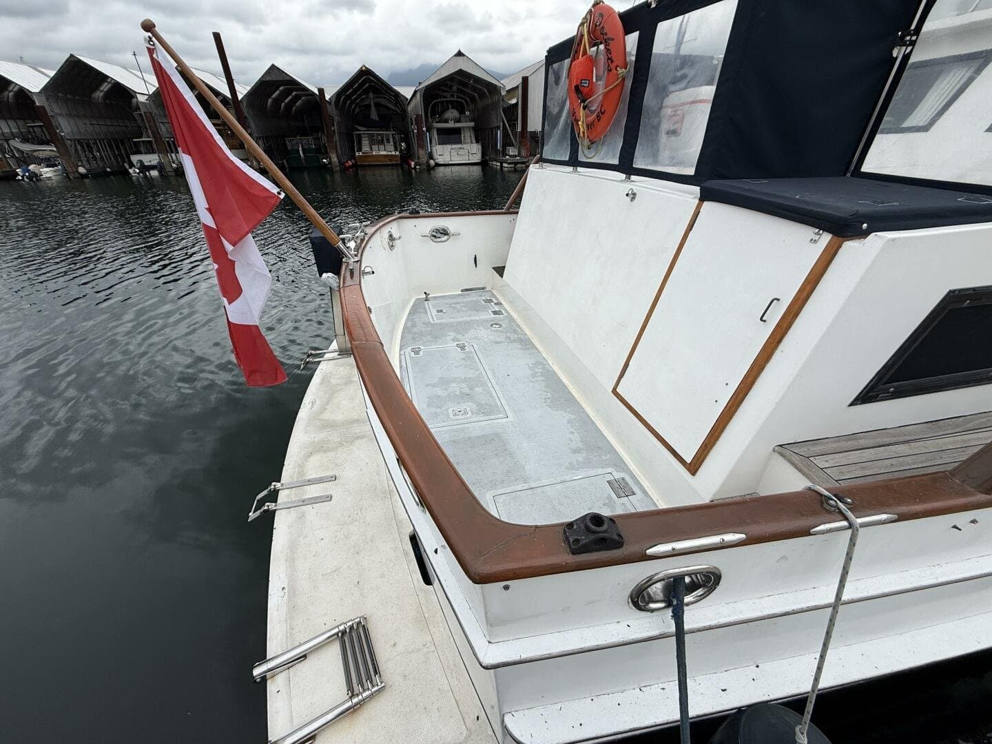 1988 Ocean Alexander 40 Tri Cabin