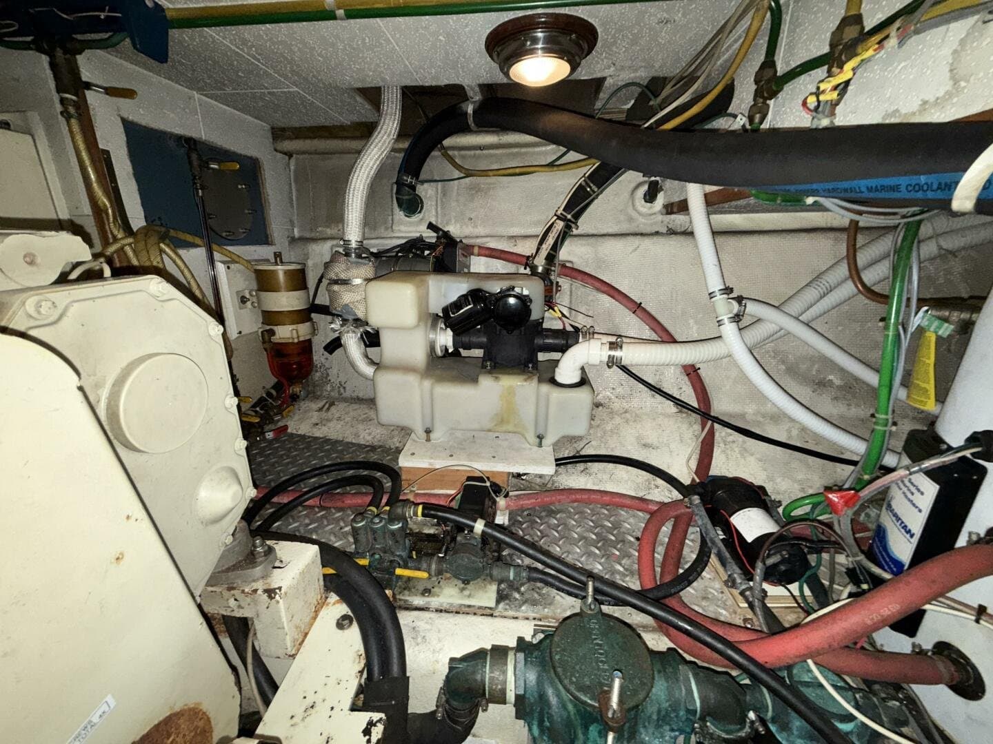 1988 Ocean Alexander 40 Tri Cabin