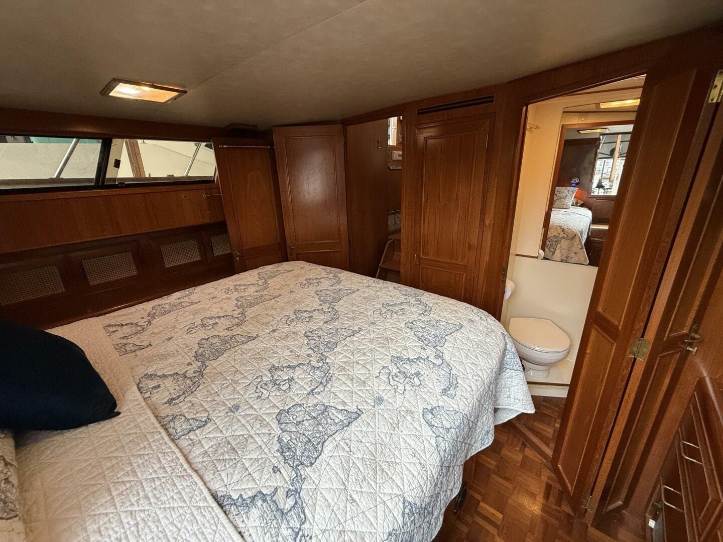 1988 Ocean Alexander 40 Tri Cabin