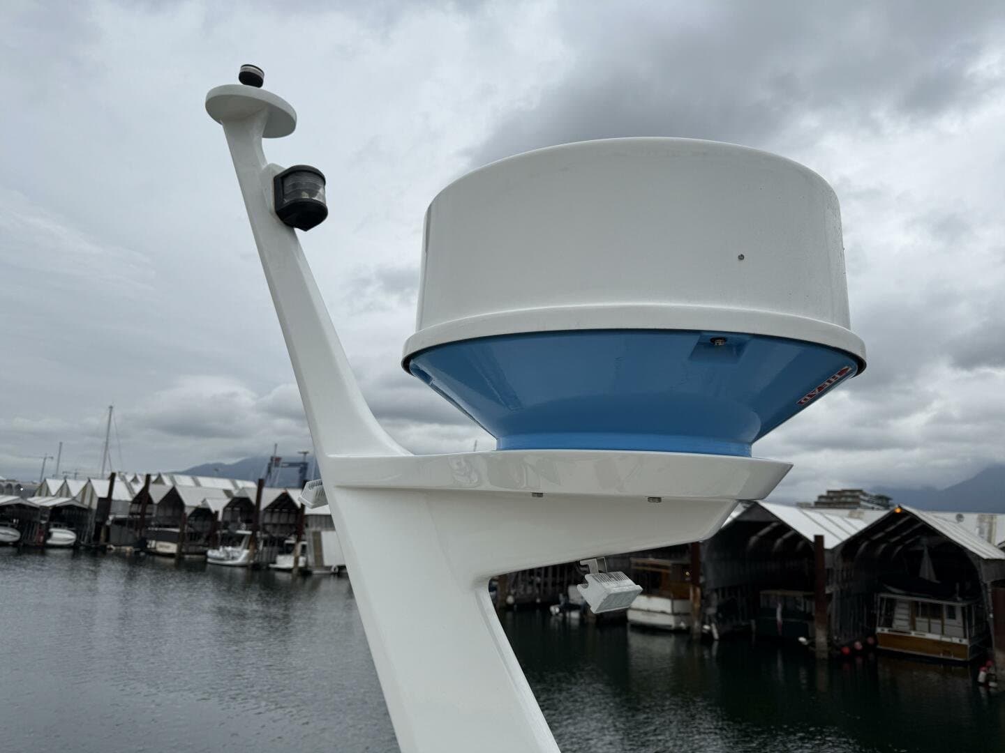 1988 Ocean Alexander 40 Tri Cabin