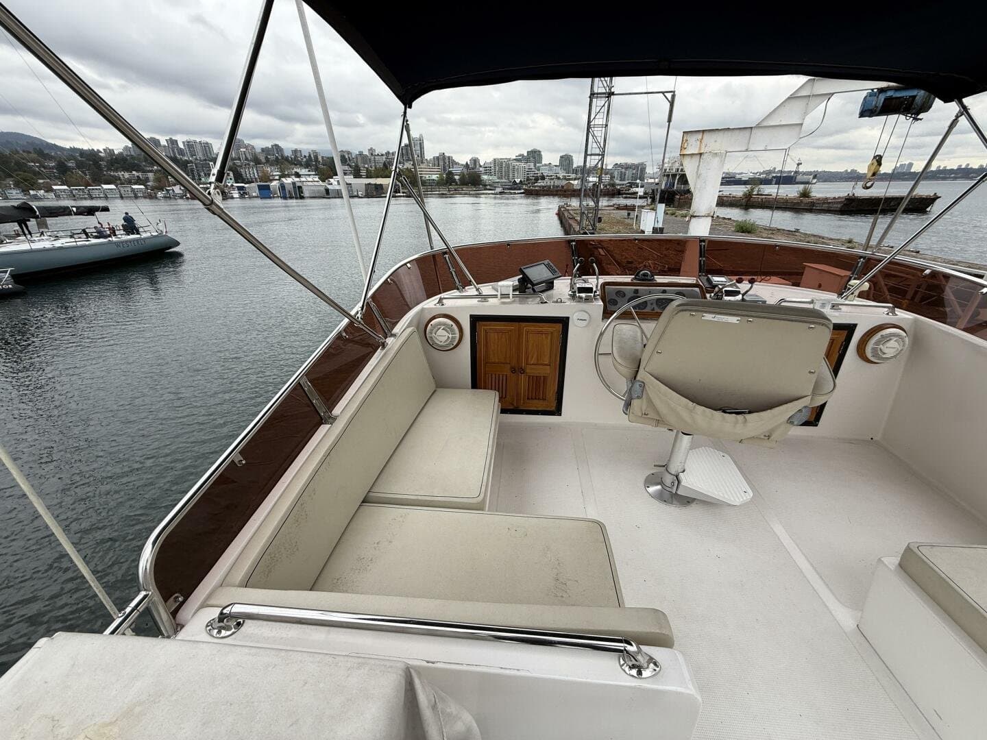 1988 Ocean Alexander 40 Tri Cabin