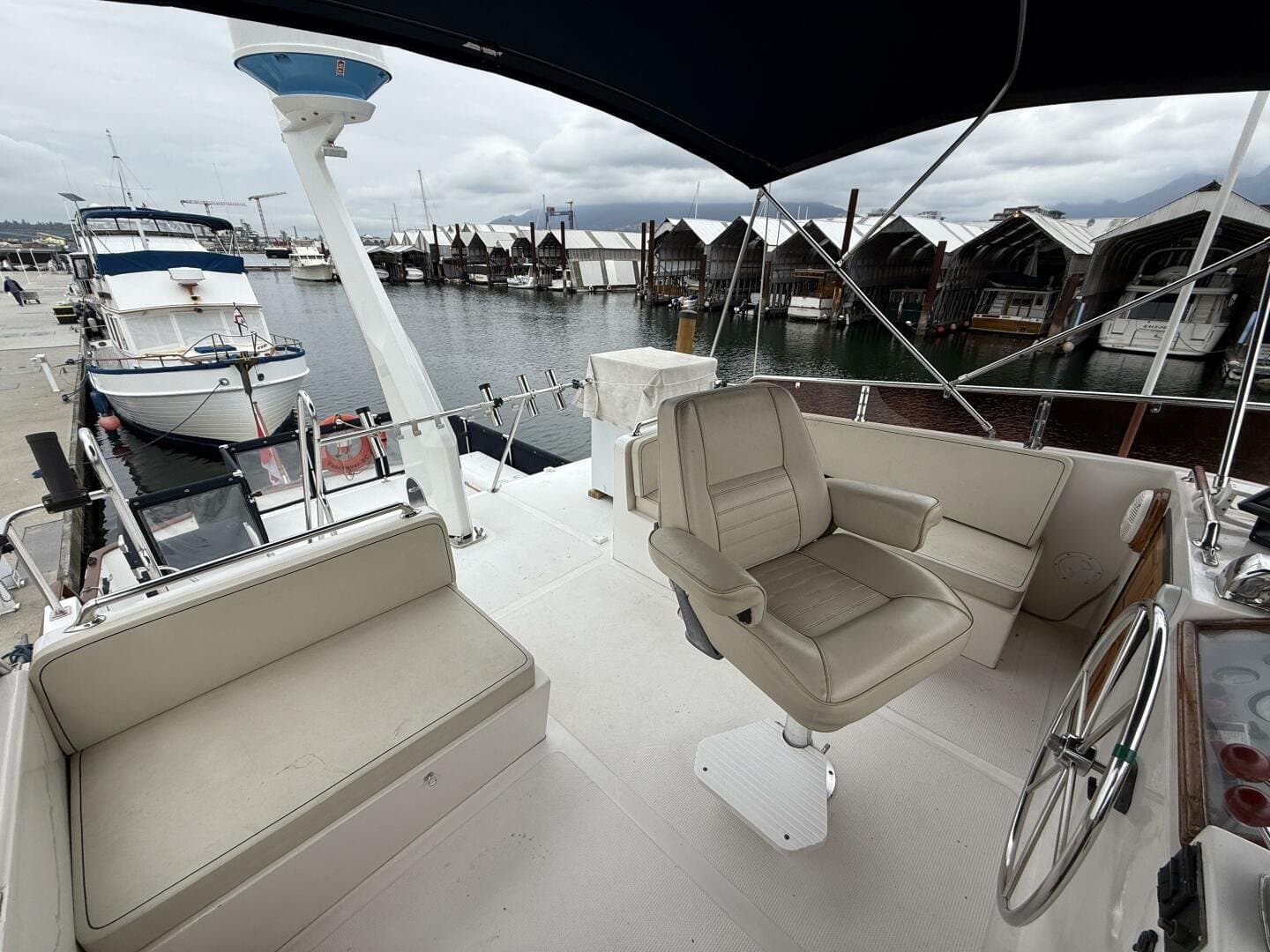 1988 Ocean Alexander 40 Tri Cabin