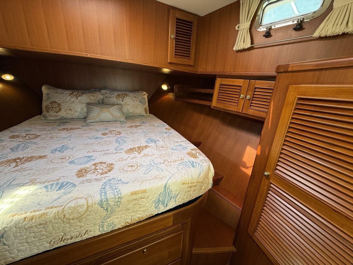 2011 North Pacific 38 Sedan