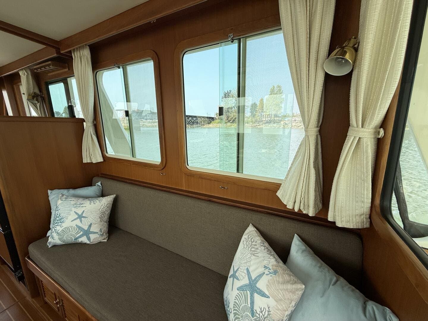 2011 North Pacific 38 Sedan