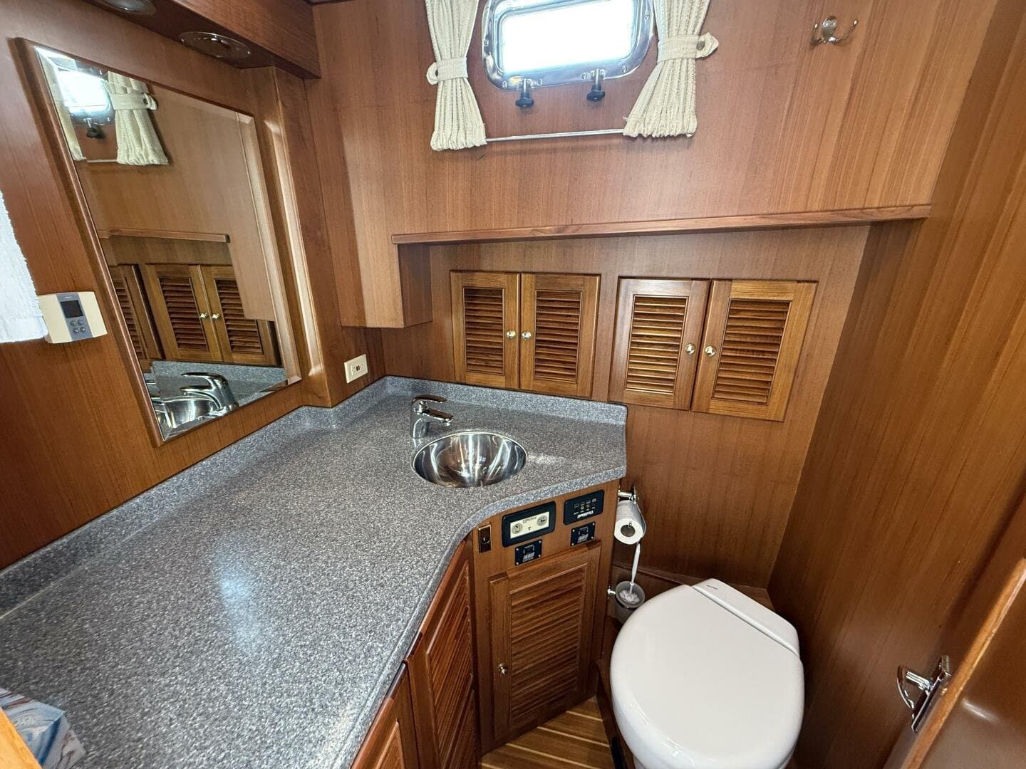 2011 North Pacific 38 Sedan