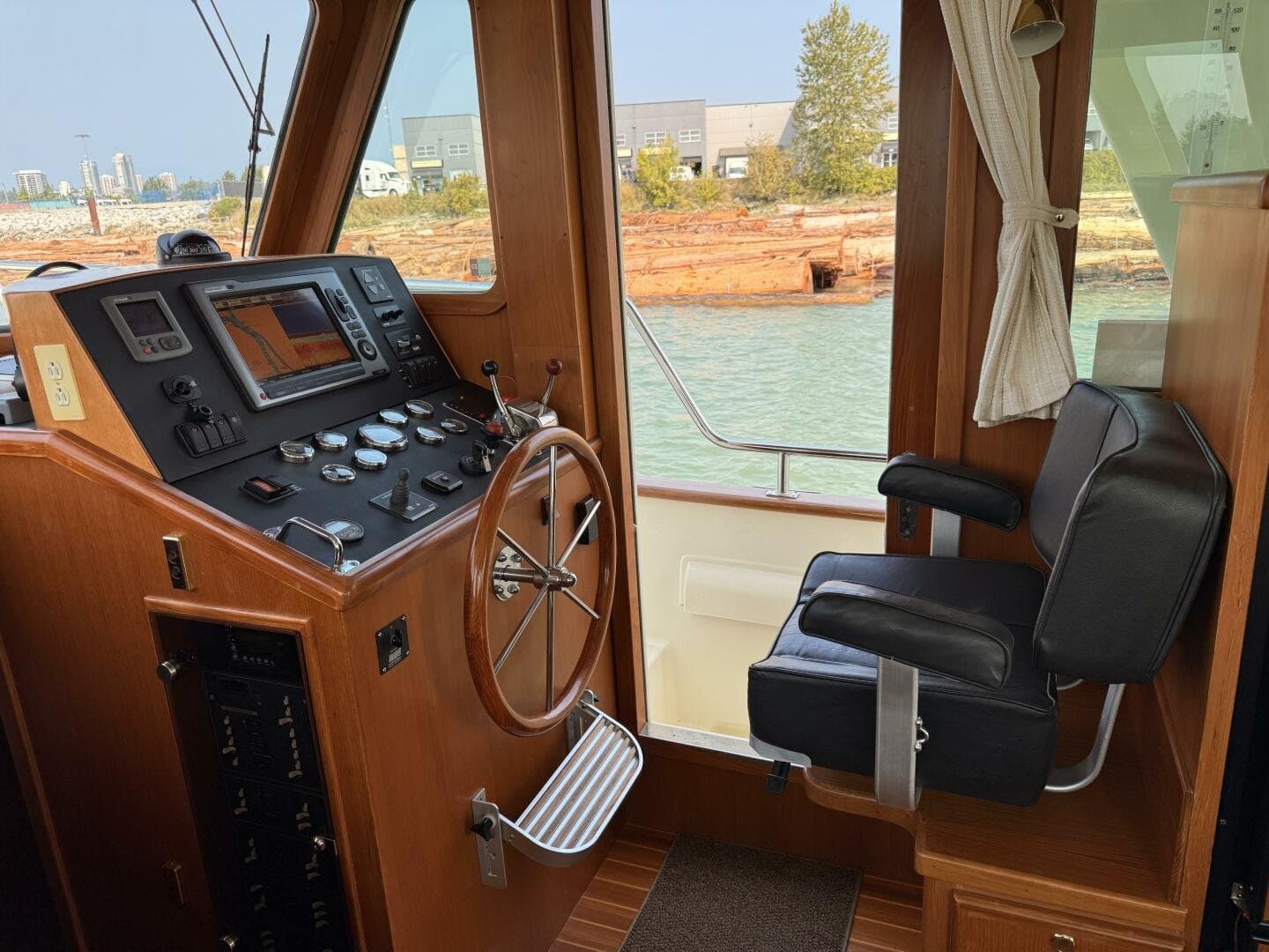 2011 North Pacific 38 Sedan