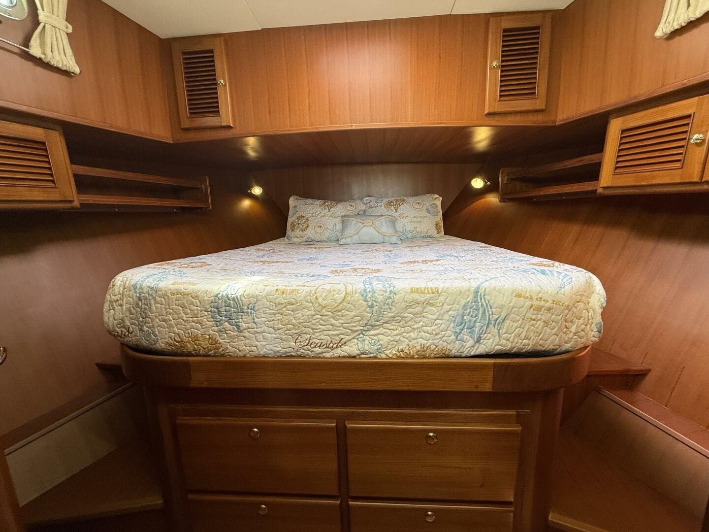 2011 North Pacific 38 Sedan