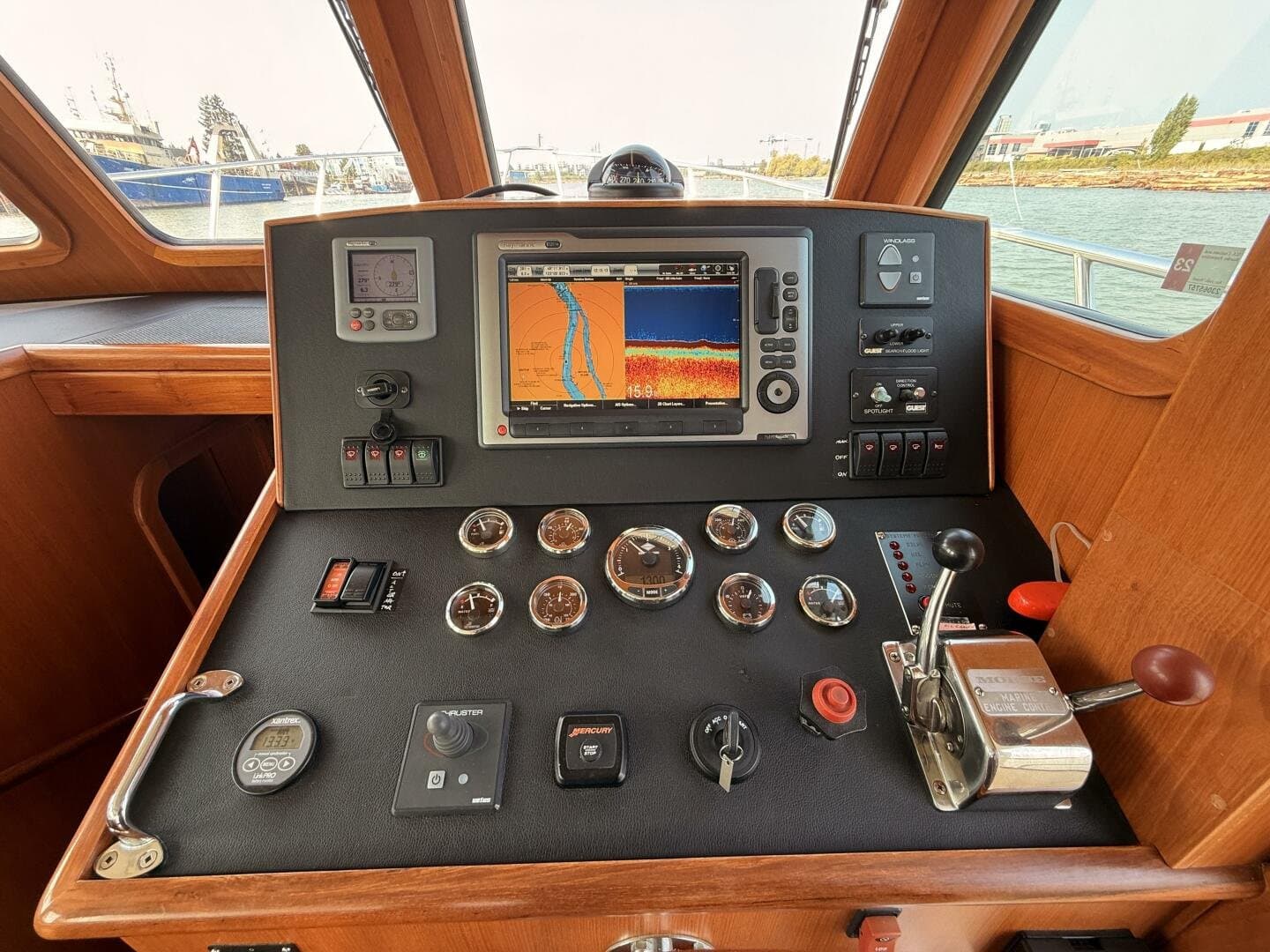 2011 North Pacific 38 Sedan