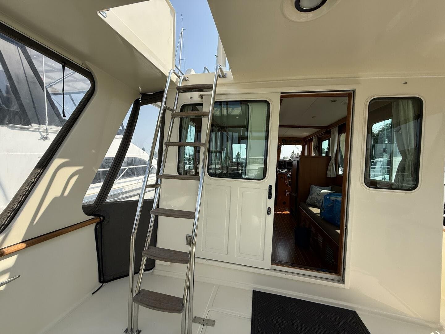 2011 North Pacific 38 Sedan