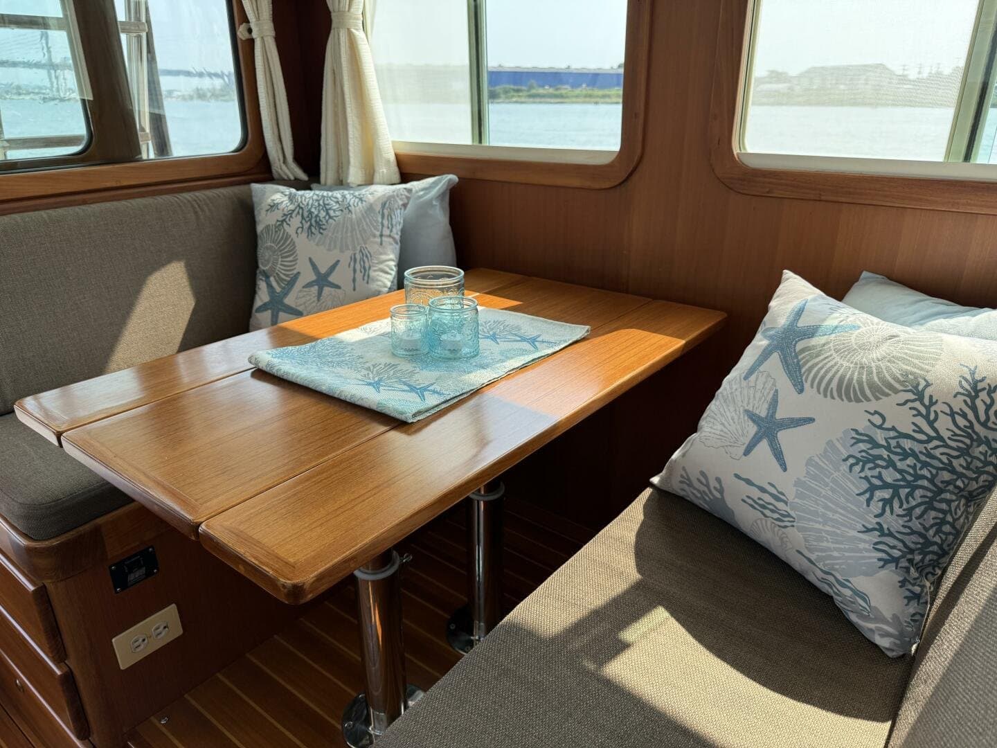 2011 North Pacific 38 Sedan