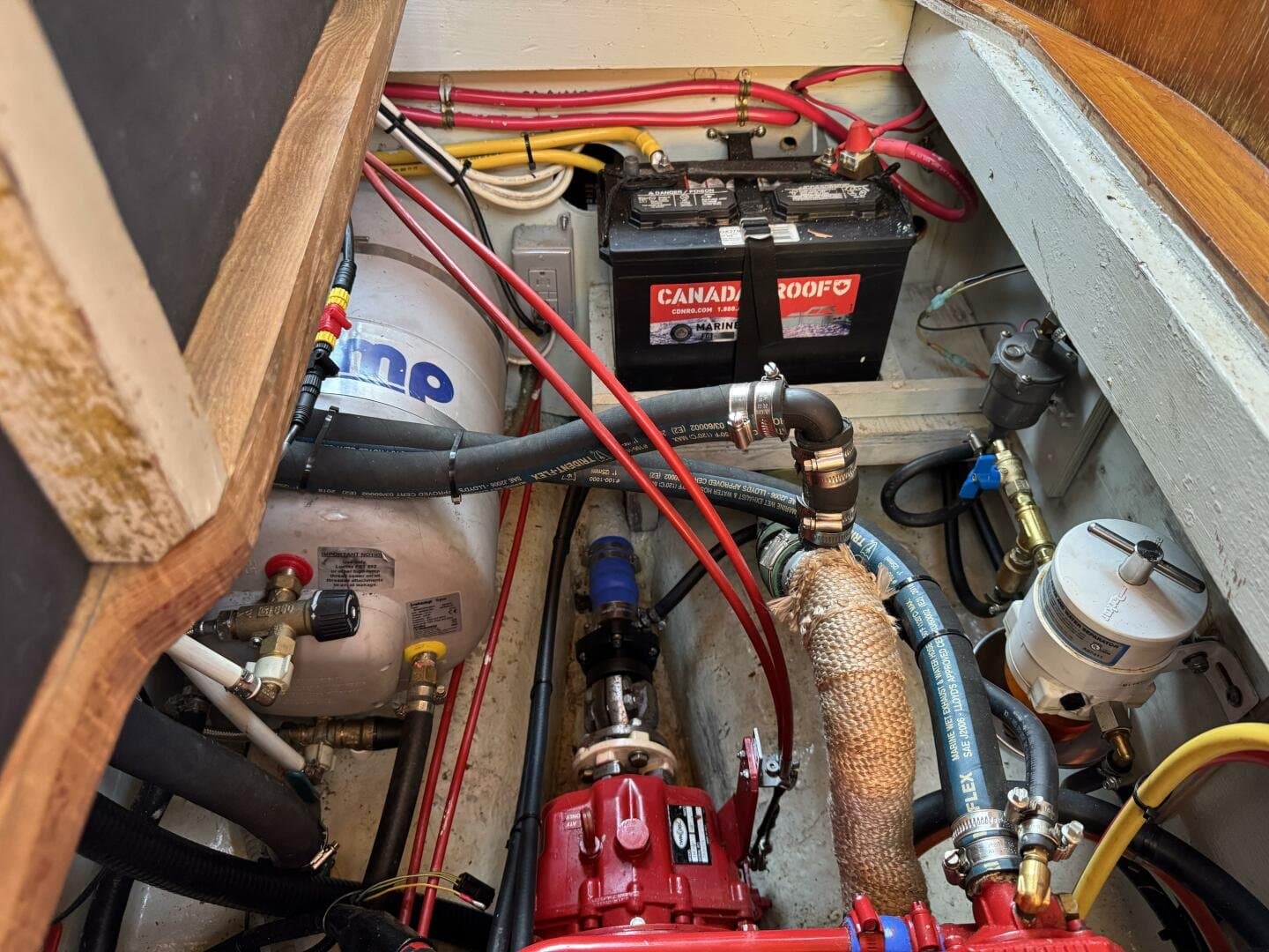 1981 Truant 37 Raised Pilothouse