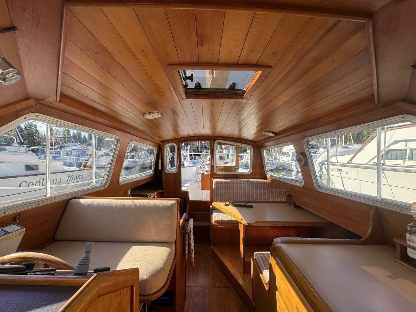 1981 Truant 37 Raised Pilothouse