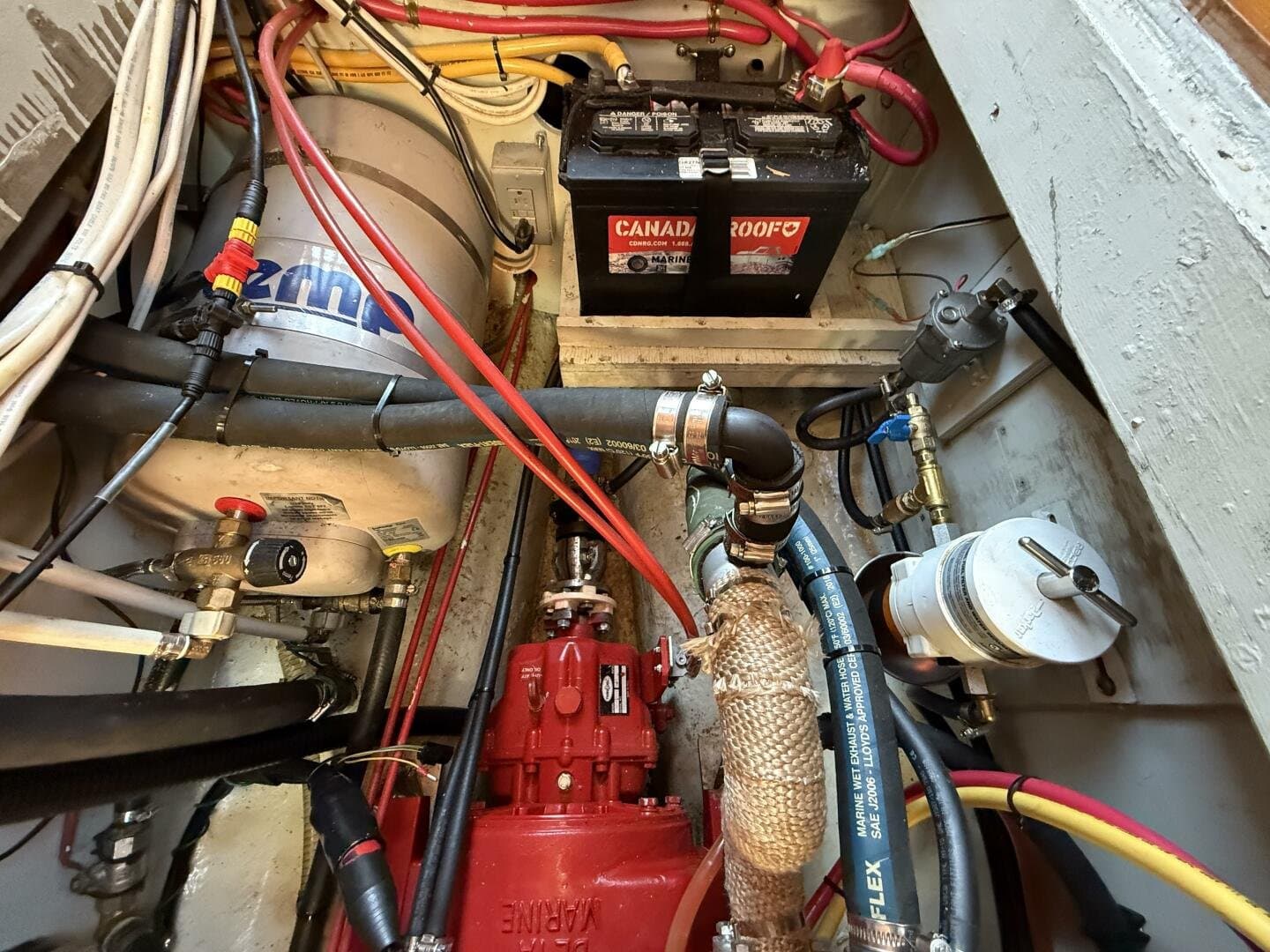 1981 Truant 37 Raised Pilothouse