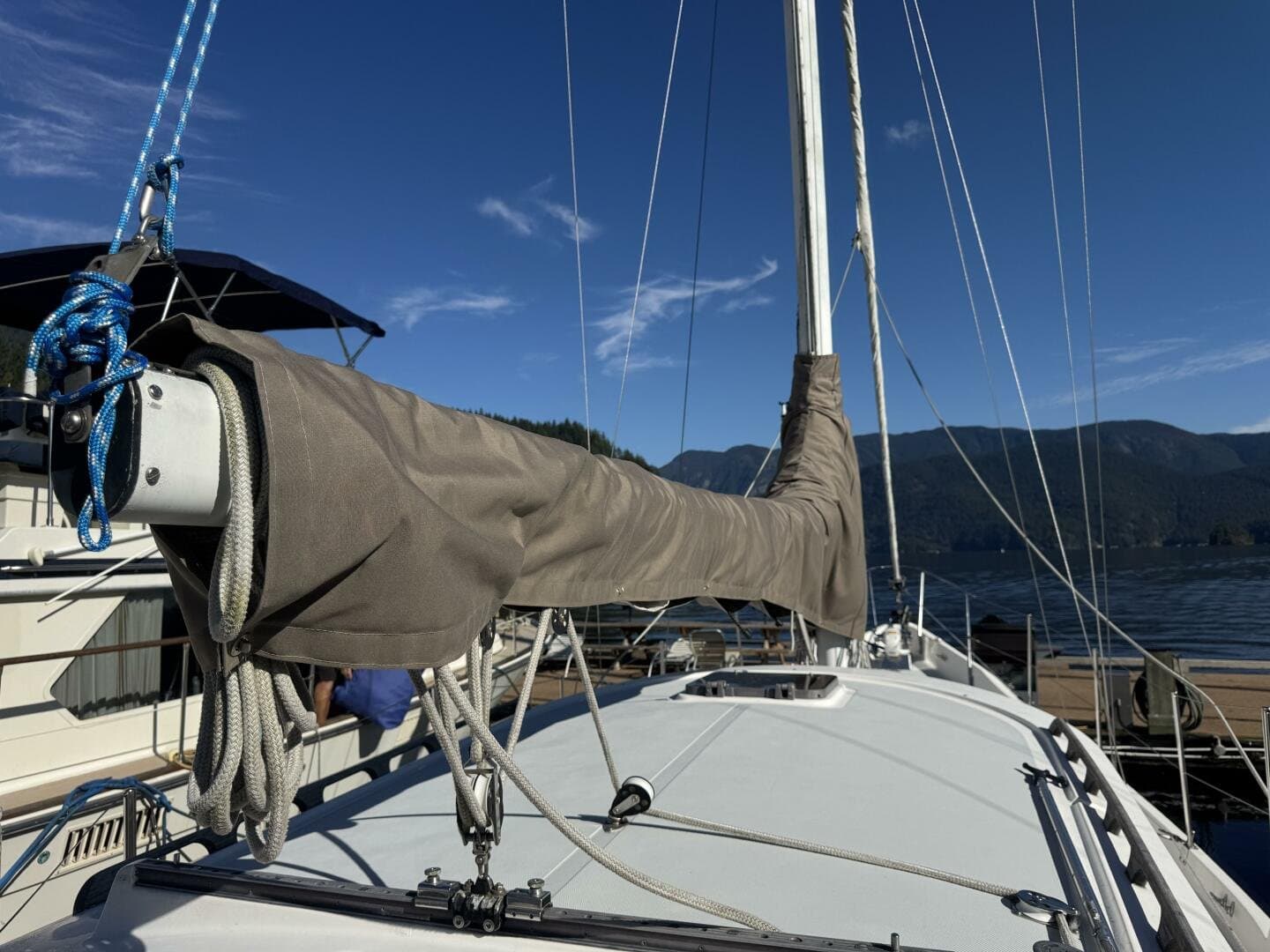 1981 Truant 37 Raised Pilothouse