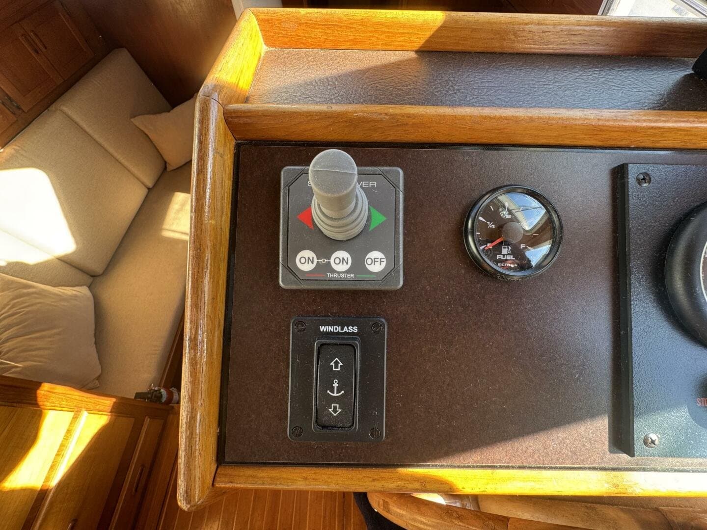 1981 Truant 37 Raised Pilothouse