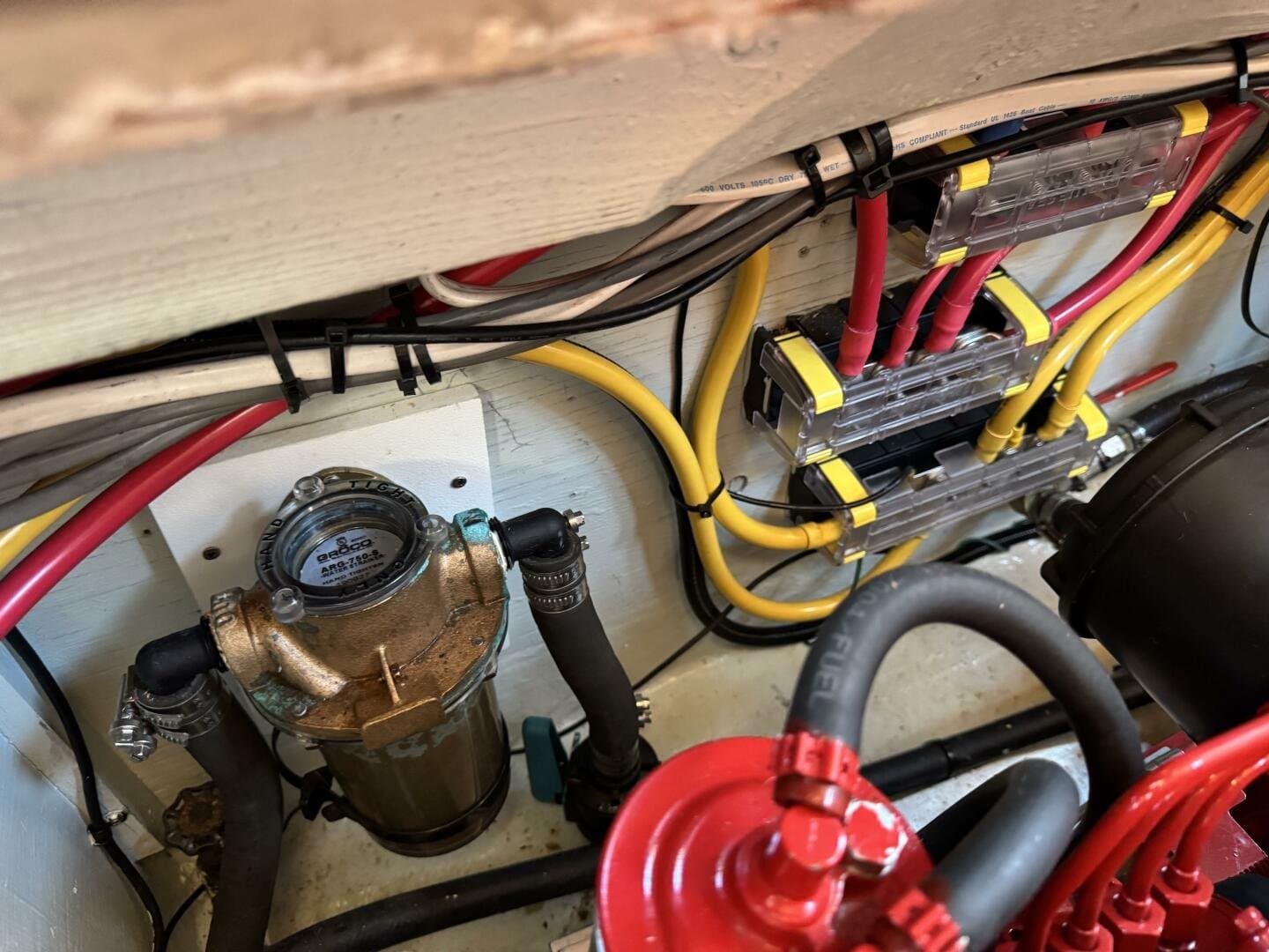 1981 Truant 37 Raised Pilothouse