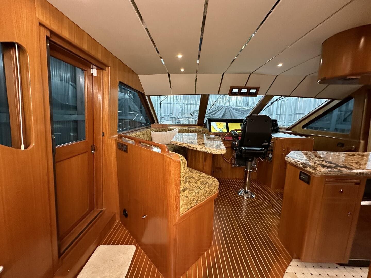 2004 Ocean Alexander 610 Pilothouse