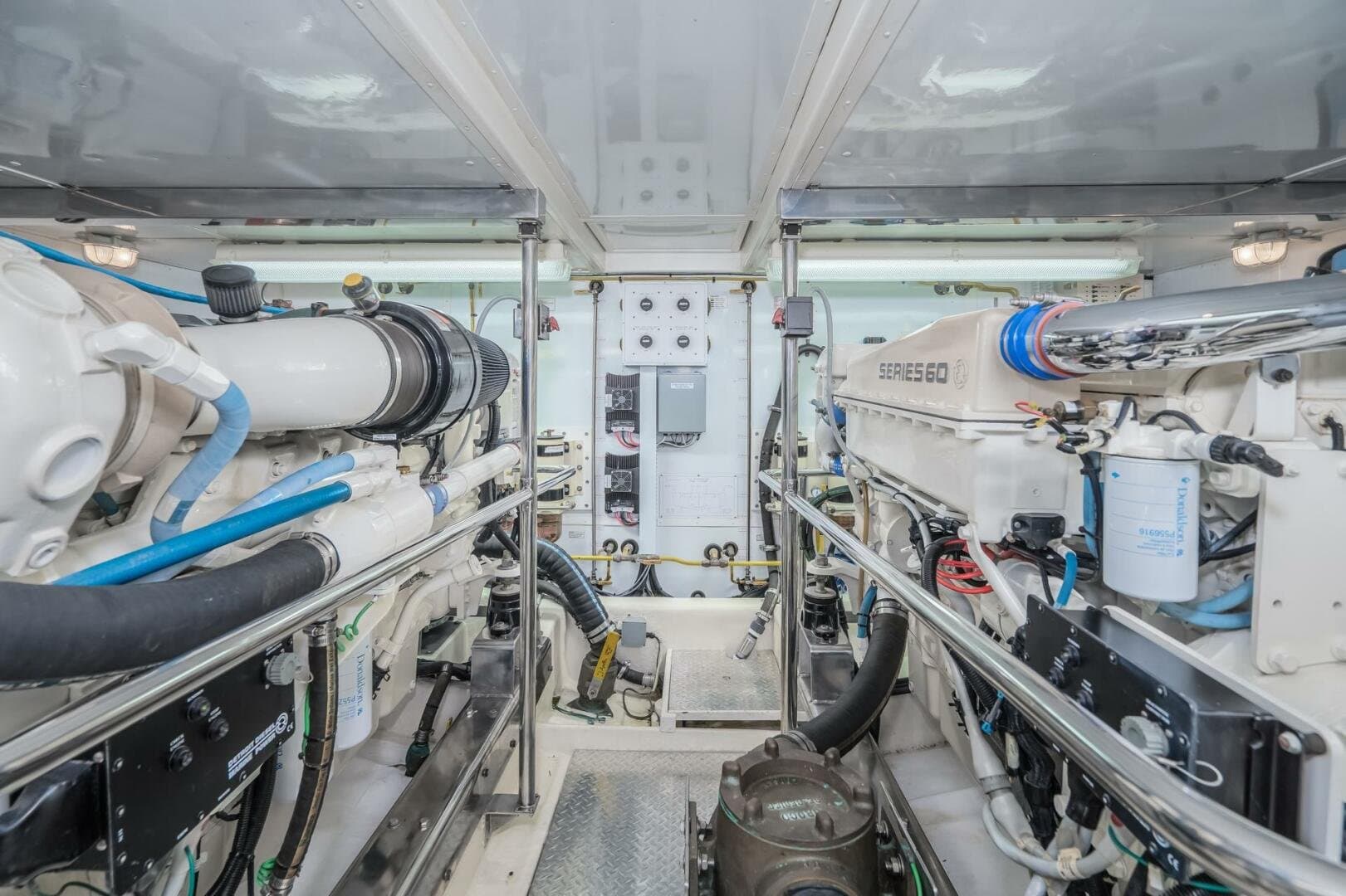 2004 Ocean Alexander 610 Pilothouse