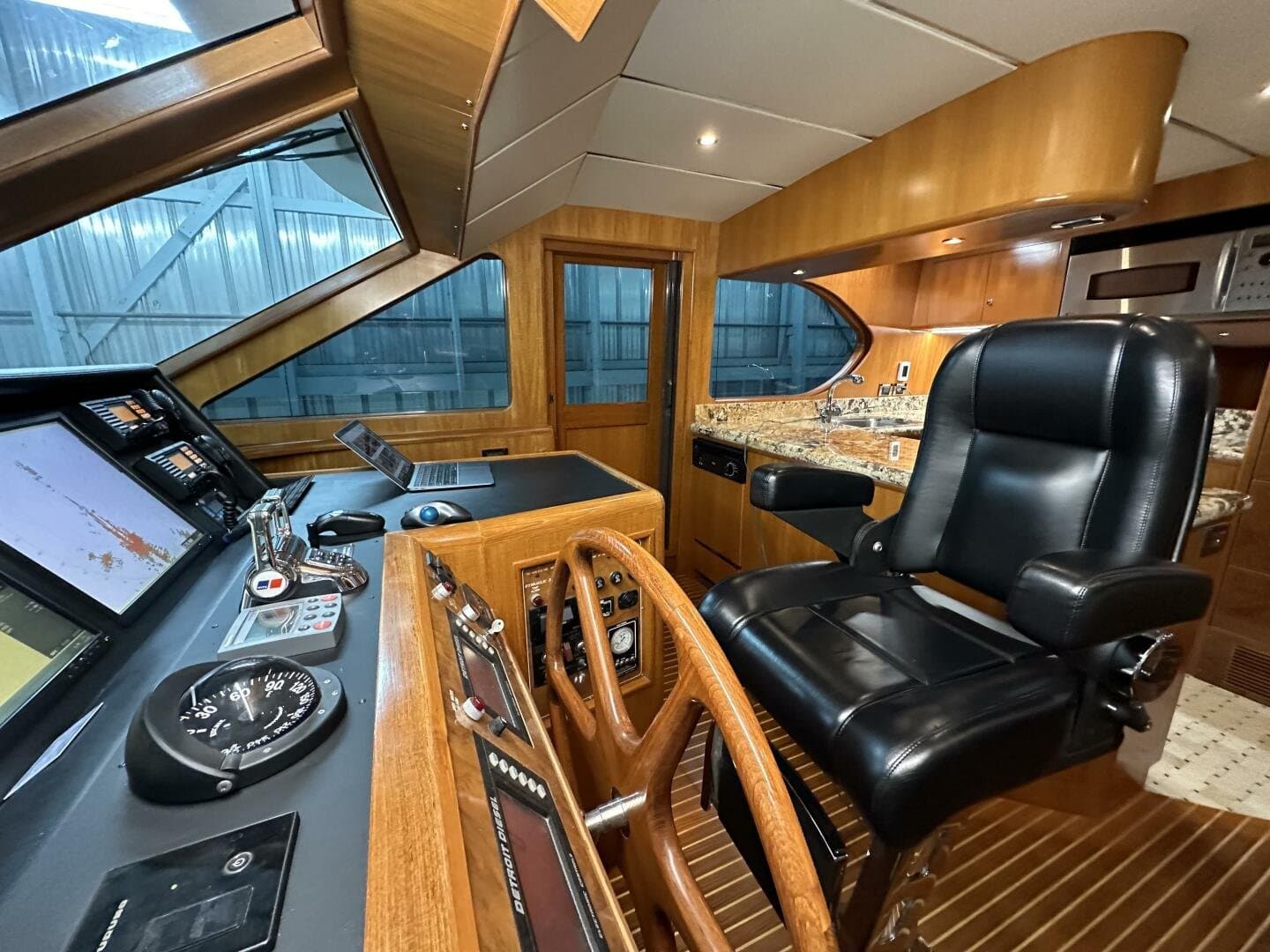 2004 Ocean Alexander 610 Pilothouse