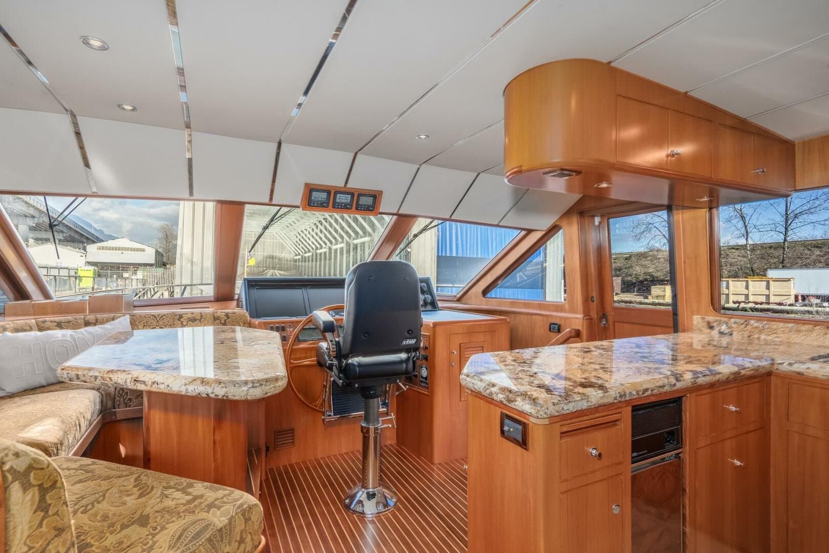 2004 Ocean Alexander 610 Pilothouse