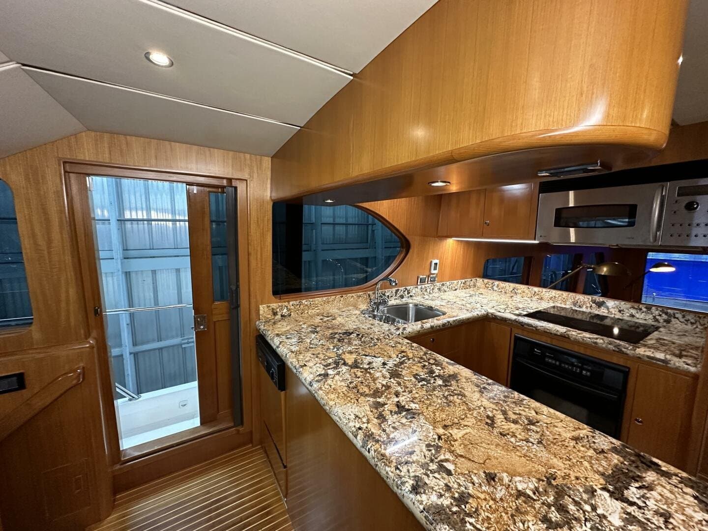 2004 Ocean Alexander 610 Pilothouse