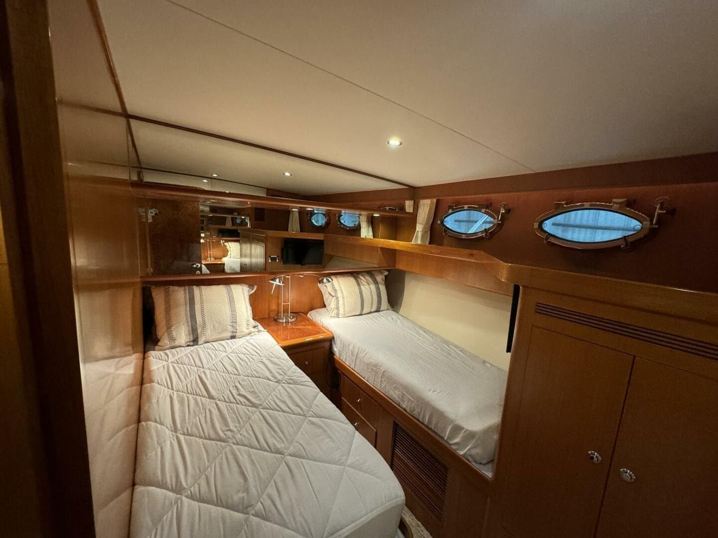 2004 Ocean Alexander 610 Pilothouse