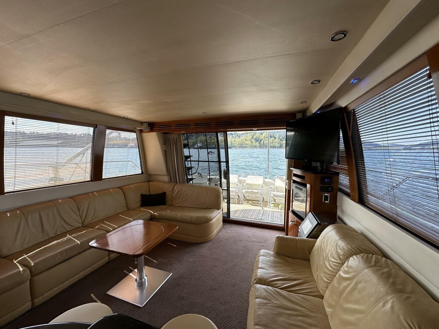 2001 Carver 570 Voyager Pilothouse