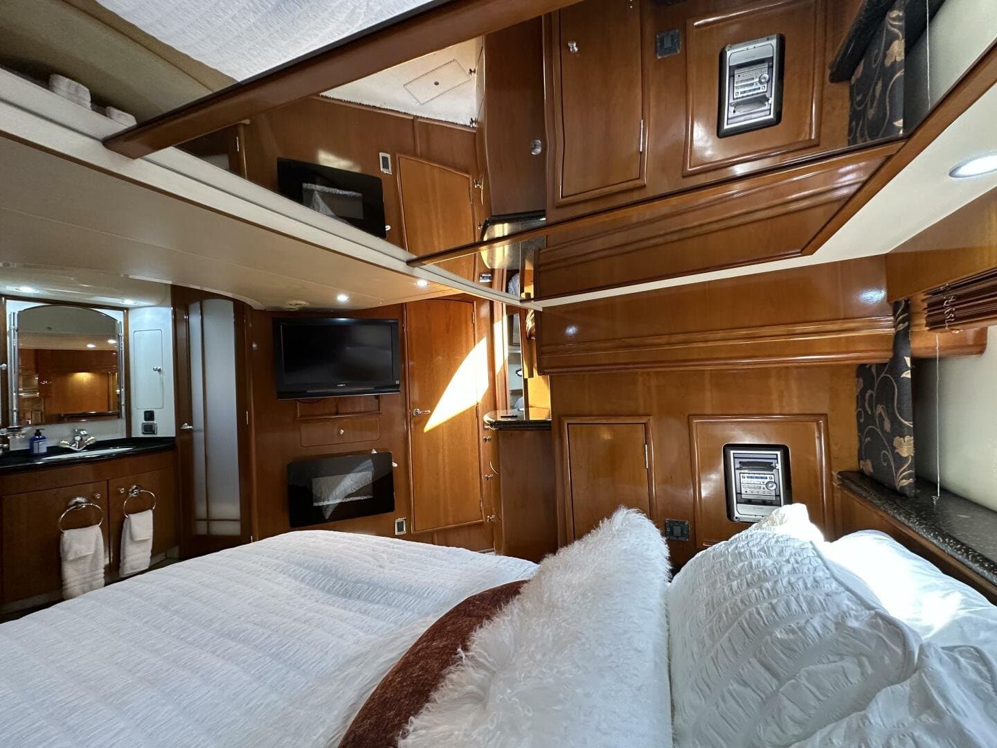 2001 Carver 570 Voyager Pilothouse