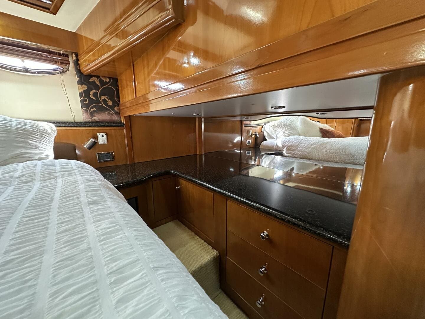 2001 Carver 570 Voyager Pilothouse