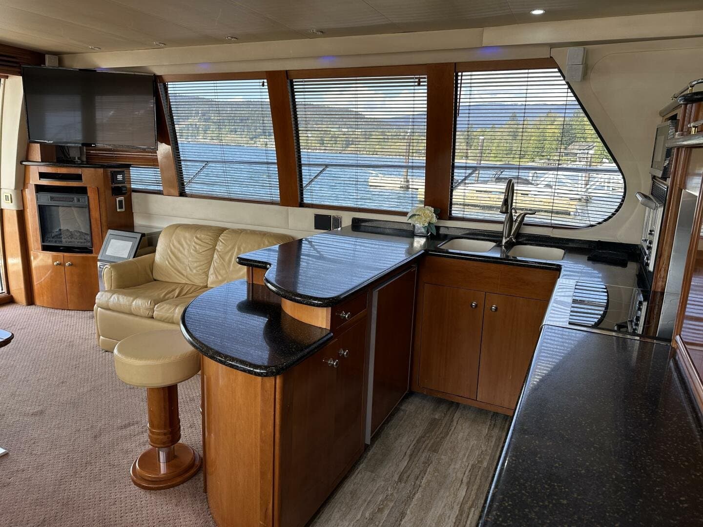 2001 Carver 570 Voyager Pilothouse