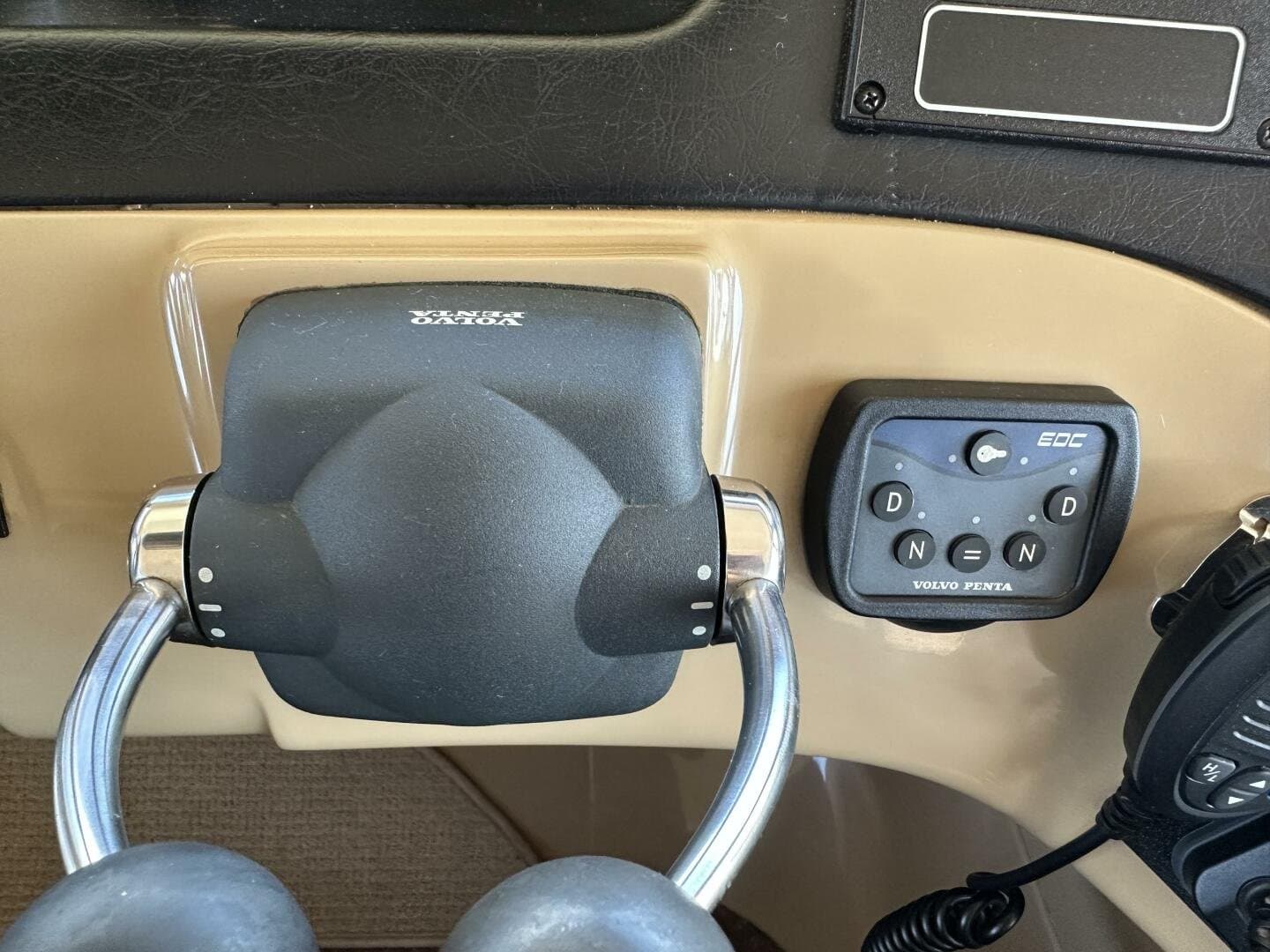 2001 Carver 570 Voyager Pilothouse