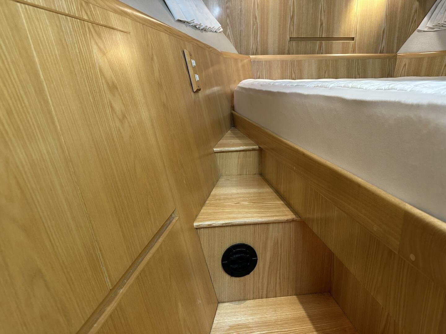 1993 Ocean Alexander 52 Pilothouse