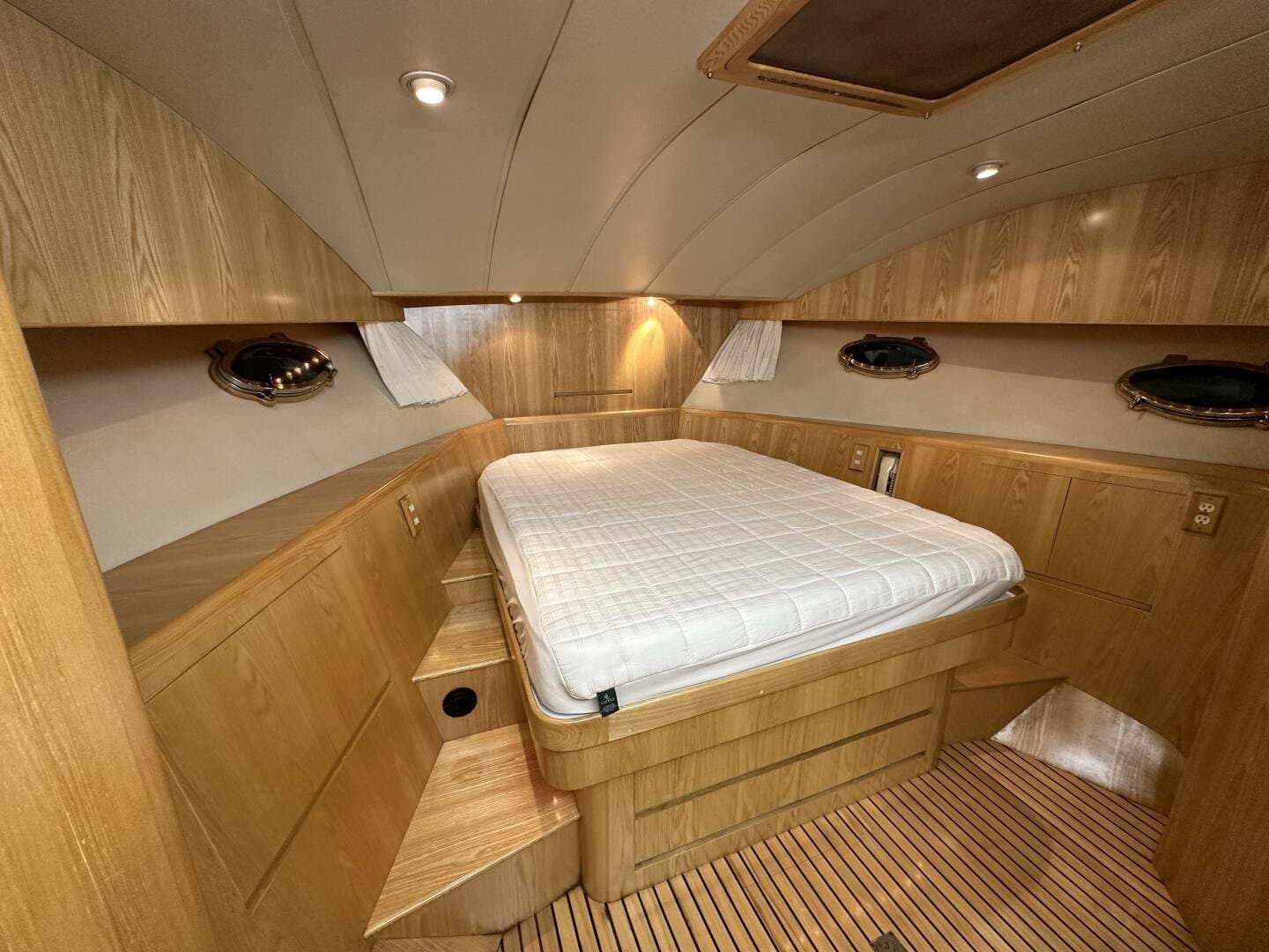 1993 Ocean Alexander 52 Pilothouse